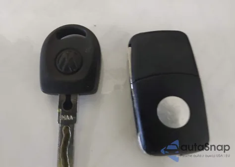 2002 Volkswagen Passat Gls z USA, uszkodzony, nr VIN WVWPD63BX2P439669